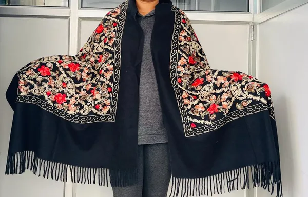 Black Embroidery Cashmere Shawl