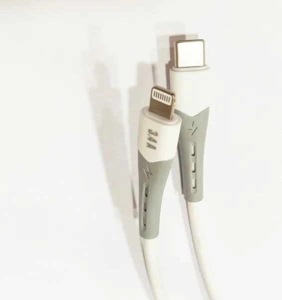 Solid Power Type C To Lightning For Charging And Data Transfer