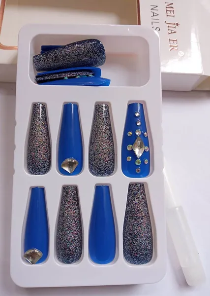 Super Fancy Unbreakables Party Wear 24 Pieces Artificial Nails With Glue